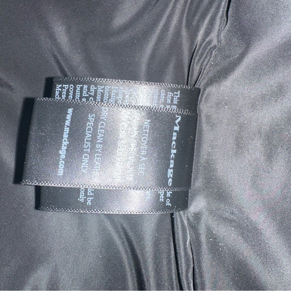 Mackage puffer, fur hood, leather accent women’s jacket size M. Mint condition - Picture 8 of 8